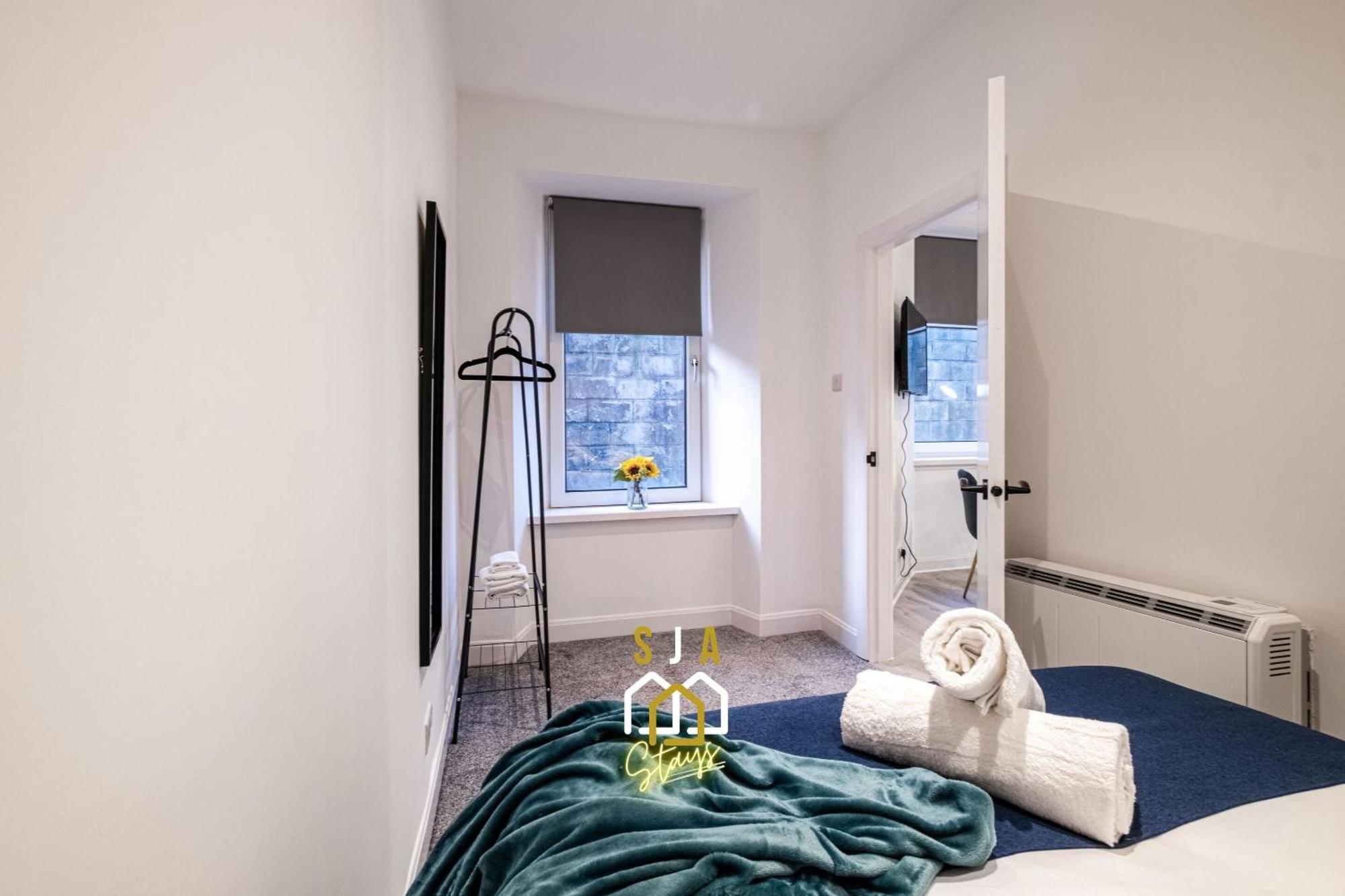 Holburn Hideaway - Sja Stays - Modern 2 Bed Apartment Aberdeen Esterno foto